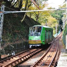 すれ違いの後、阿夫利神社駅へ向け山を登る