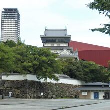大手門前広場から小倉城