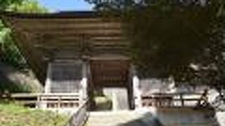 邪心をもつ人は登ってはいけないという仁王門