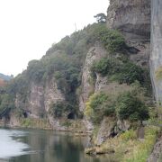 青の洞門の真上にある岩山で、耶馬渓の景色が素晴らしいところです。