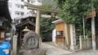 京都駅のすぐ北にあります