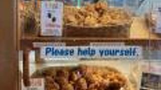 万座毛でサーターアンダギー