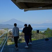 静岡駅から路線バスで50分ほどの近さで感動的な景色を体験できます。