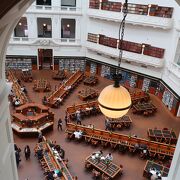 州立図書館とメルボルン セントラル