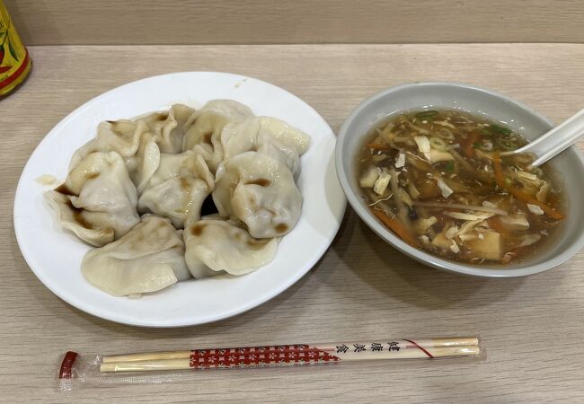 韮黄水餃と酸辣湯