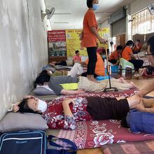 友達が「チャンバー」踏まれてる…