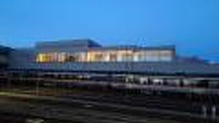 高山本線を走る特急