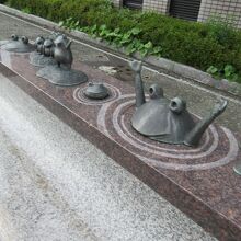 カエルのベンチ