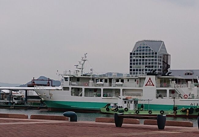 綺麗な港で大変ゆっくりとすることもできた。