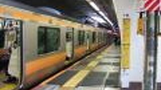 御茶ノ水駅で快速から各停に乗り換えられます