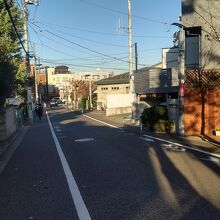 駅を少し行くと落ち着く