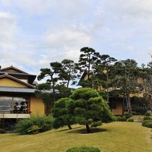 旧吉田茂邸正面右手の景観