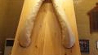 巨大な下駄があります。