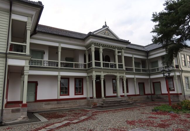 祝日の翌日は休み