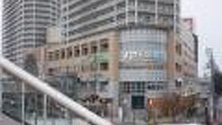 上がマンションになっているタイプ。