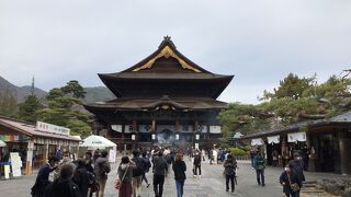 駐車場は午前が狙い目