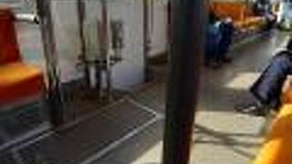 市内観光は市電で。