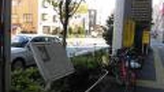 目印としては、仙台堀川を越えた横断歩道経の下です