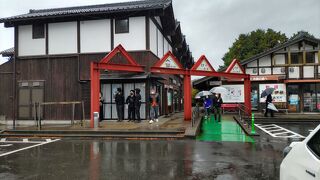 舟屋がならぶ伊那湾全体が見渡せる　　