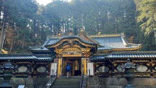 東照宮に負けない立派な装飾の寺院でした
