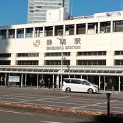 新幹線の停車する、県の代表的な駅。駅ビルもビッグです。
