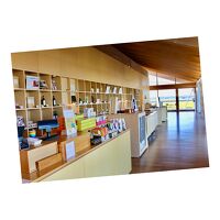 ショップ　チェックアウト時は混雑していました。