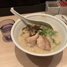 TOKYO豚骨BASEの豚骨ラーメン