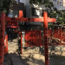 この鳥居変わってますね　意味があるのかな