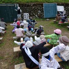 案山子たちが授業を受けています！