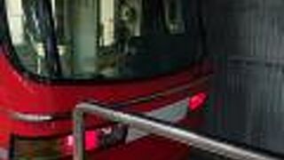 夕方の快速特急は、名鉄名古屋駅と金山駅での乗降多し