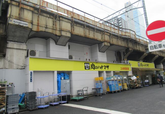 秋葉原駅と御徒町駅の間に架かっています