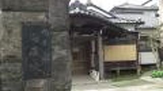 近代的な造りの本堂