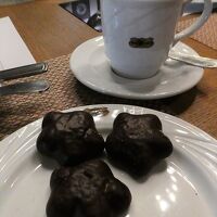 デザートのピエルニクはチョココーティングされてました