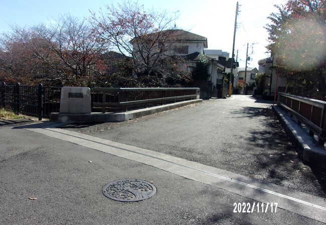 小金井市を流れるの野川にかかる橋の一つです。