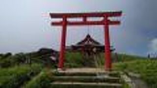 駒ケ岳山頂に鎮座している神社