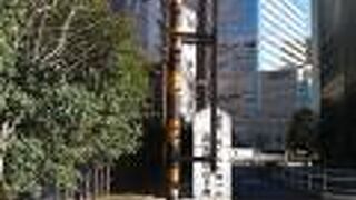 旧汐留駅と築地市場を結ぶ引き込み線にあった踏切の跡