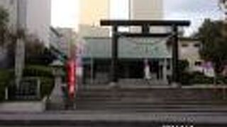 沼津城の二の丸跡地にあります。