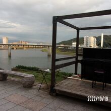 狩野川にかかるあゆみ橋です。