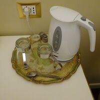 電気ポットと飲み物も有ります