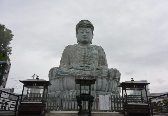 神戸市兵庫区にある寺院。