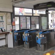 静鉄・草薙駅。JR草薙駅と直結していませんが、道1本超えて乗り換えできます