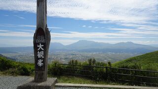 阿蘇を一望できるうえに、カルデラ火山のダイナミズムが分かります。