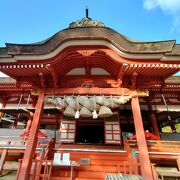 「出雲国風土記」に「美佐伎社」と記される島根半島の西端に位置する神社です