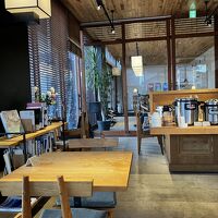 レストランからロビー。とにかくおしゃれで居心地良し。