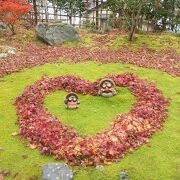 静かな竹林の小径あります