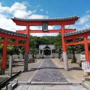 鳥居が変わってる