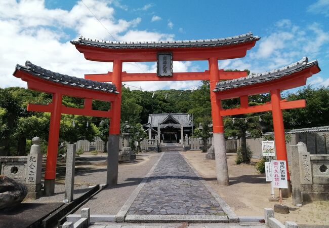 鳥居が変わってる