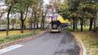 小さな機関車のような車