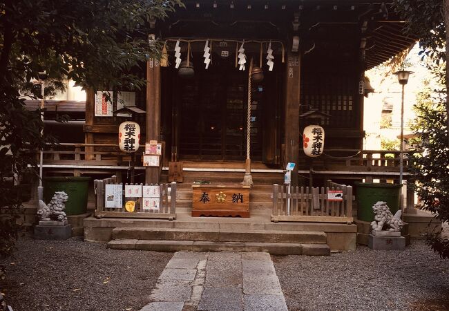 古びた神社