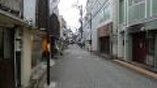 鎌倉駅西口の300mの商店街